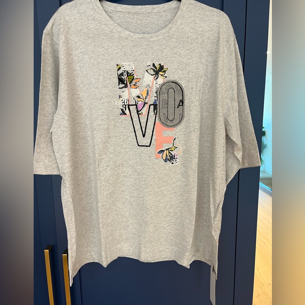 Marc Cain Gray Graphic T-Shirt with Floral Design size 16.
